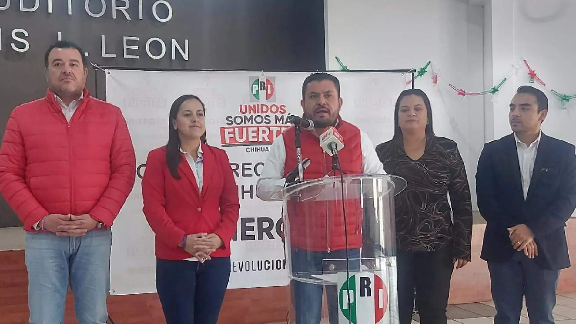 DIRIGENTE EN EL PRI